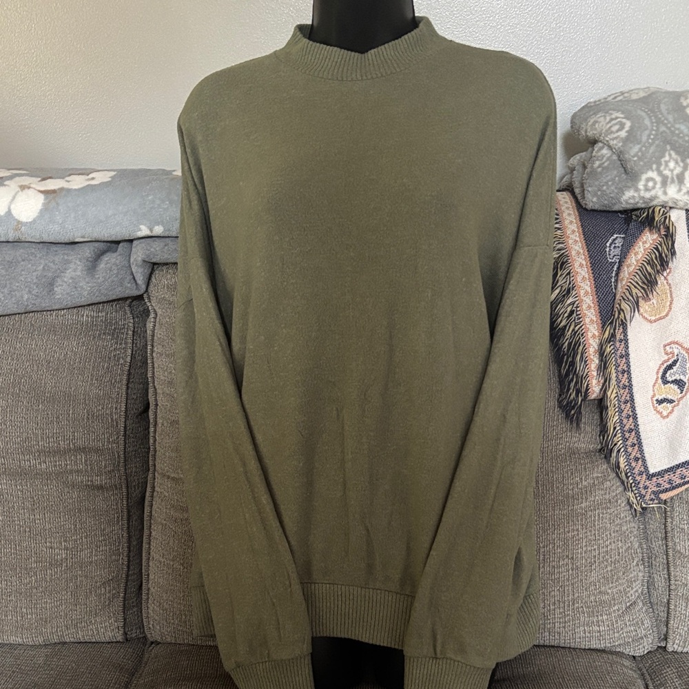 Women’s Find Olive Green Mock Turtleneck Sweater size Medium